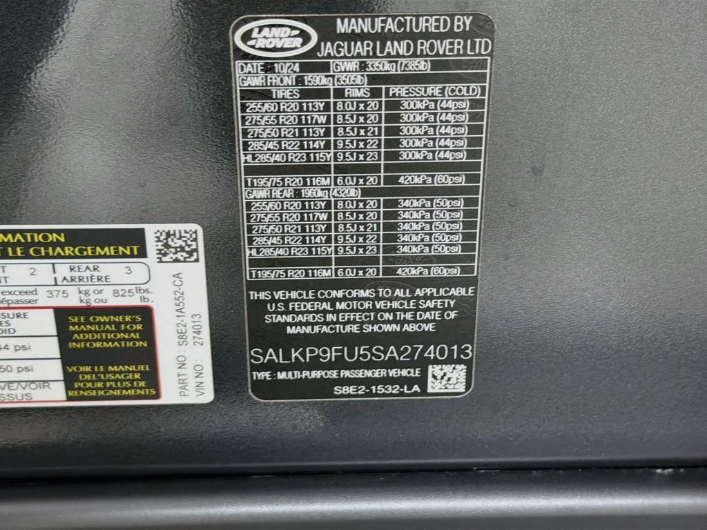 Used 2025  Land Rover SE image 34