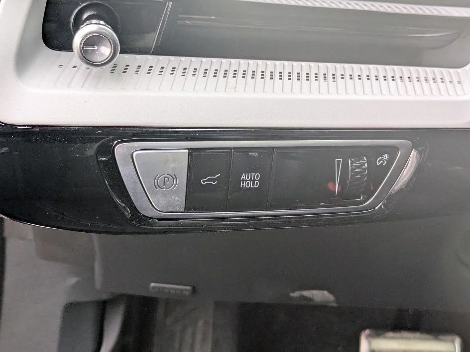 2025 Cadillac OPTIQ Luxury 2 - Photo 15