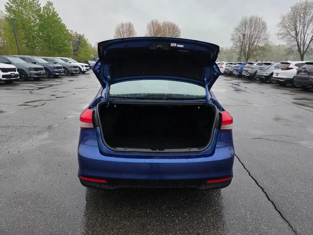 Used 2018 Deep Sea Blue Kia LX image 10