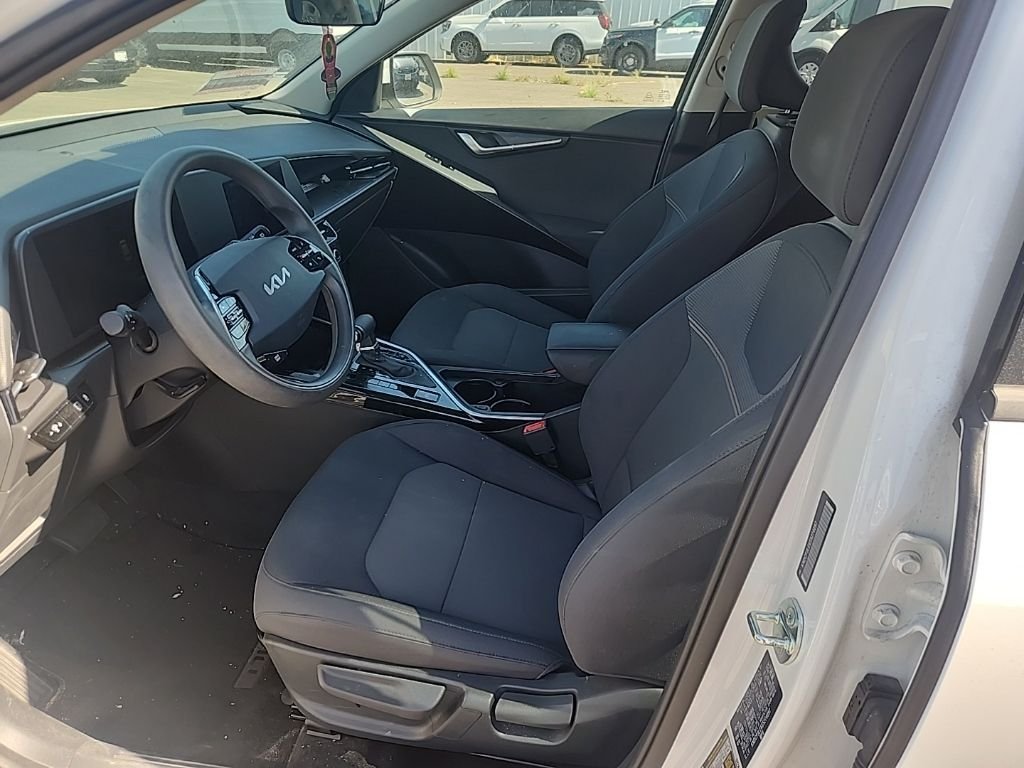 Used 2025 White Kia LX image 19
