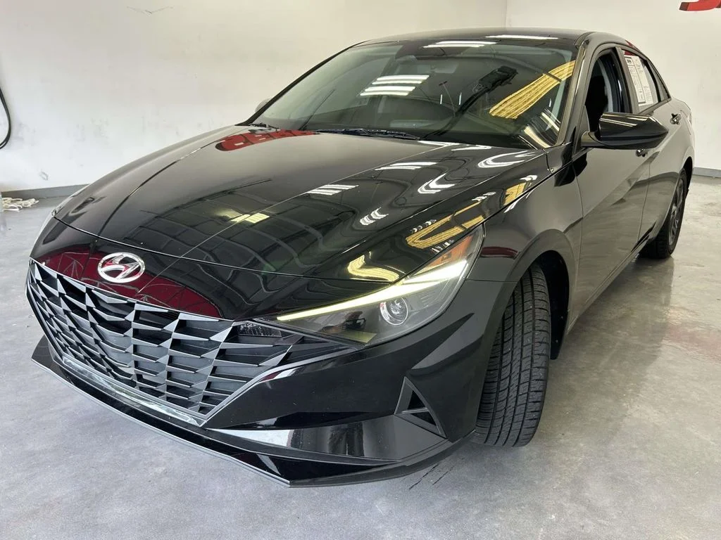 Used 2023 Black Hyundai SEL image 7