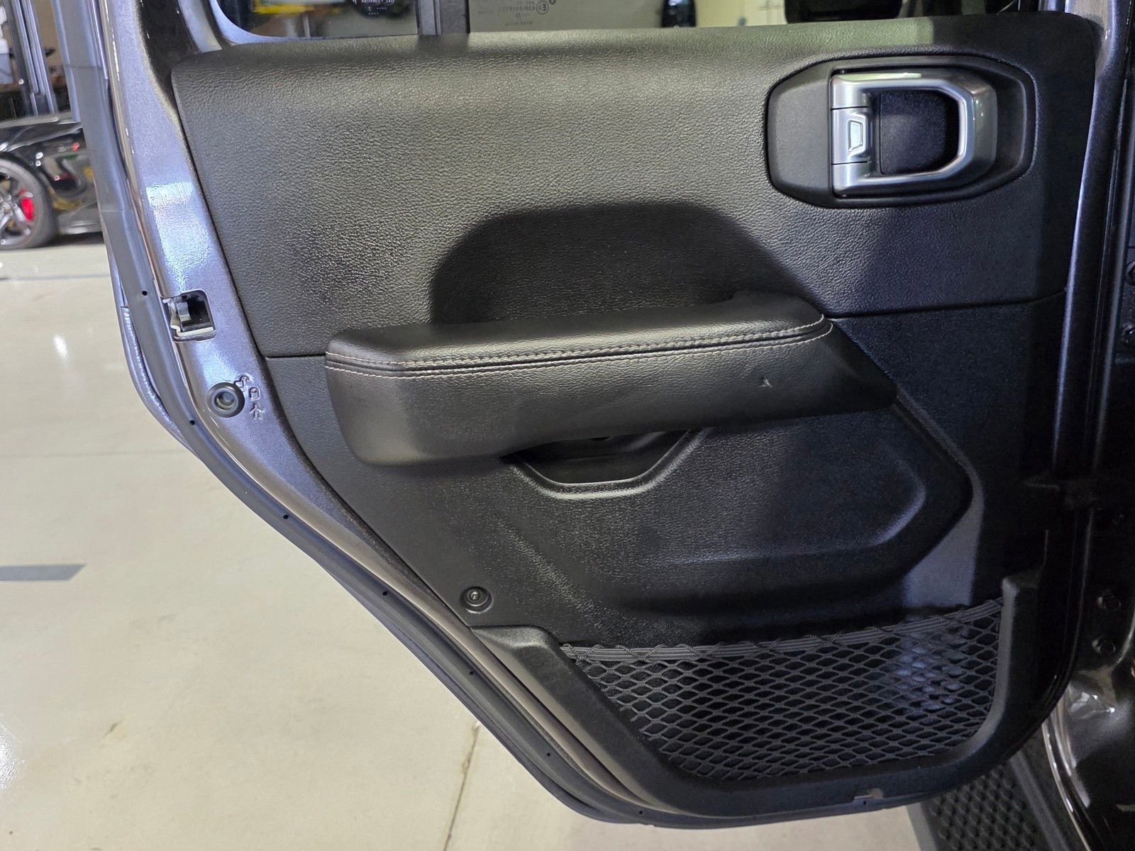 Used 2022 Granite Crystal Metallic Clearcoat Jeep Unlimited Sahara 4xe image 14