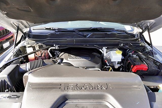 Used 2021 Silver Ram Laramie image 16