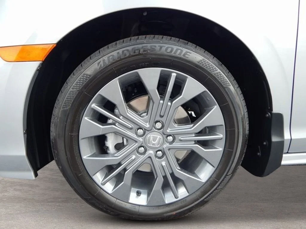 2026 Honda Odyssey Touring - Photo 9