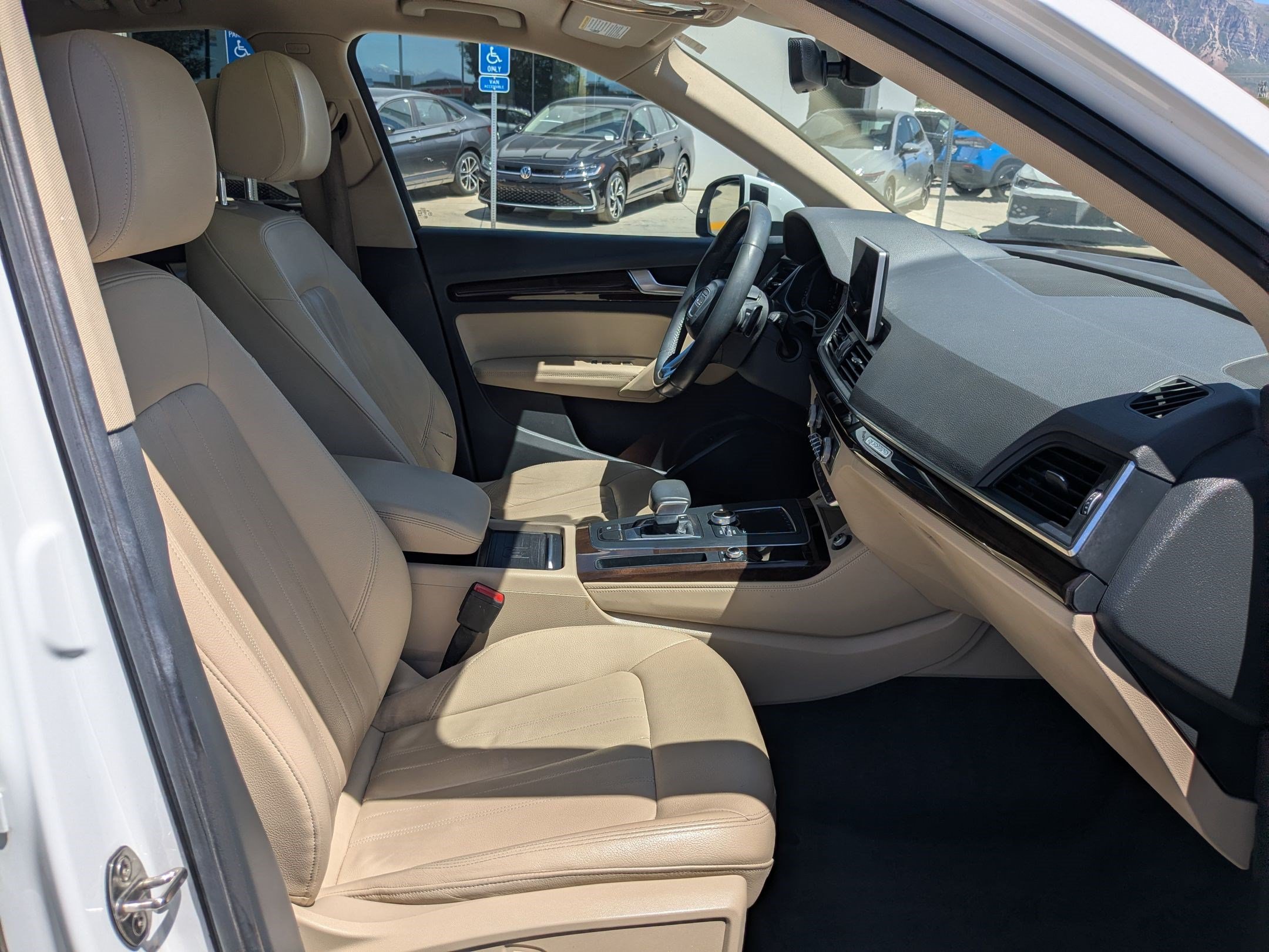 Used 2019 Ibis White Audi Premium Plus image 32