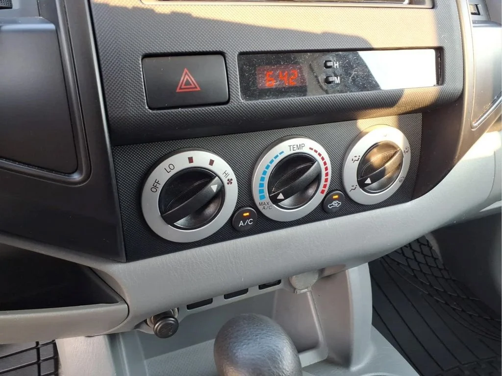 Used 2009 Beige Toyota  image 18