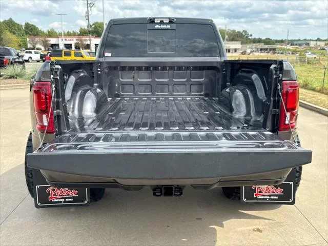 New 2026 Granite Crystal Metallic Clear-Coat Exterior Paint RAM Laramie image 25