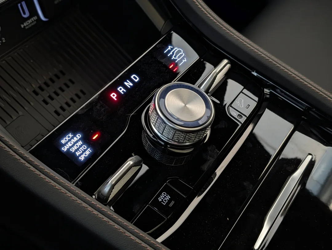 New 2026 Grey Jeep Summit - - 4x4 - Advanced ProTech Group IV - Palermo Leather Seats - Head-Up Display & More! image 21