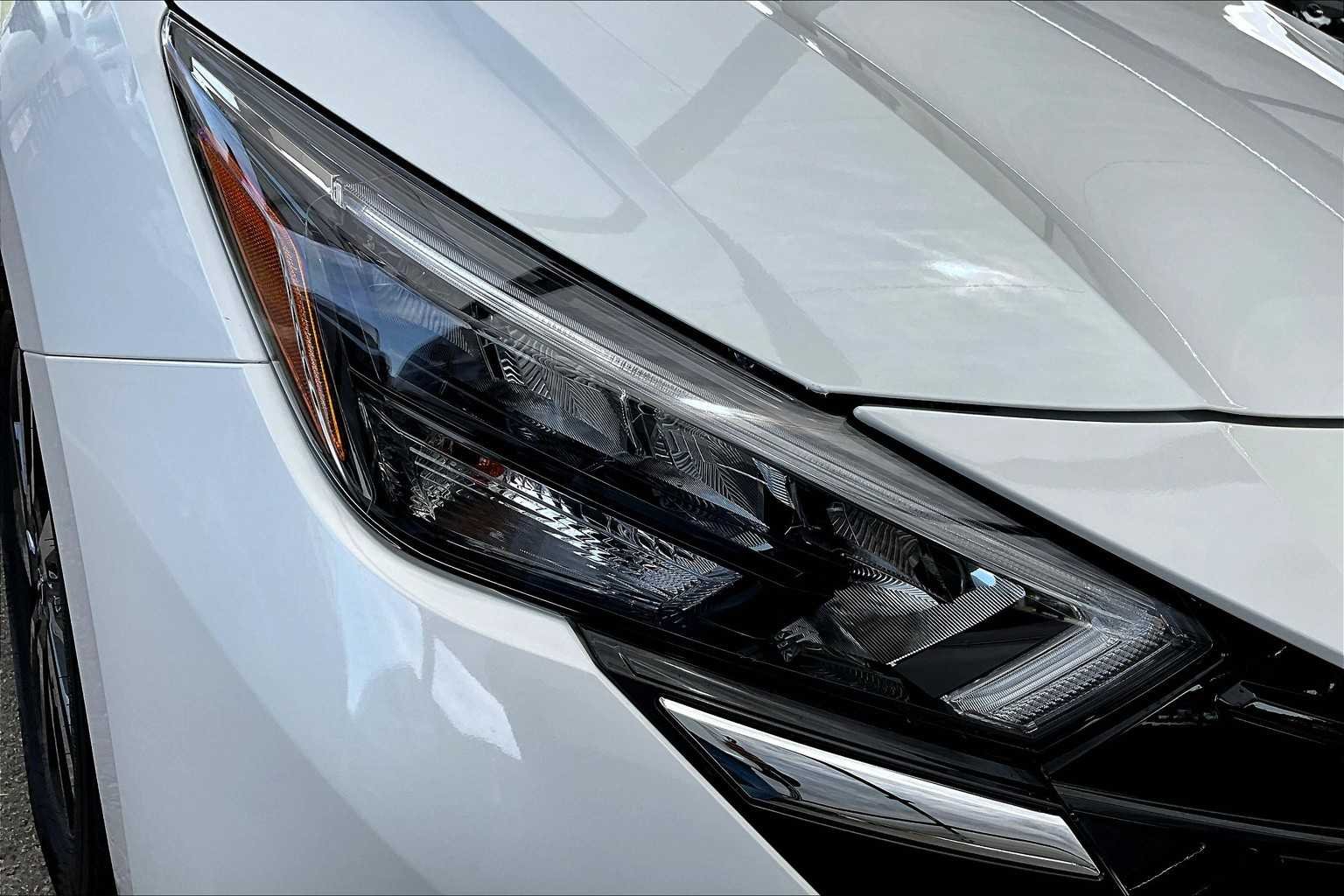 2025 Nissan Versa Sedan SV - Photo 18