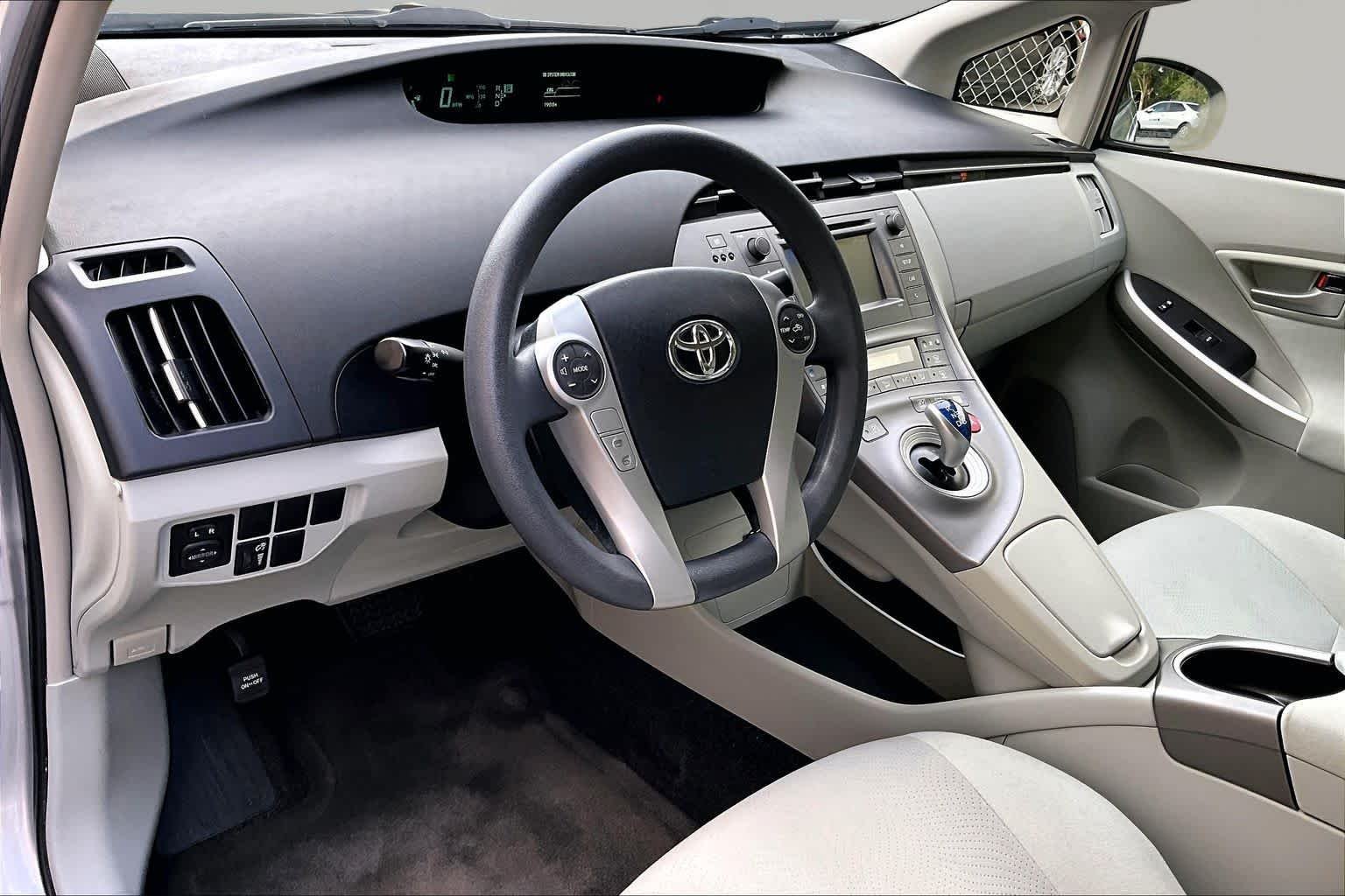 Used 2013 Classic Silver Metallic Toyota Two image 18