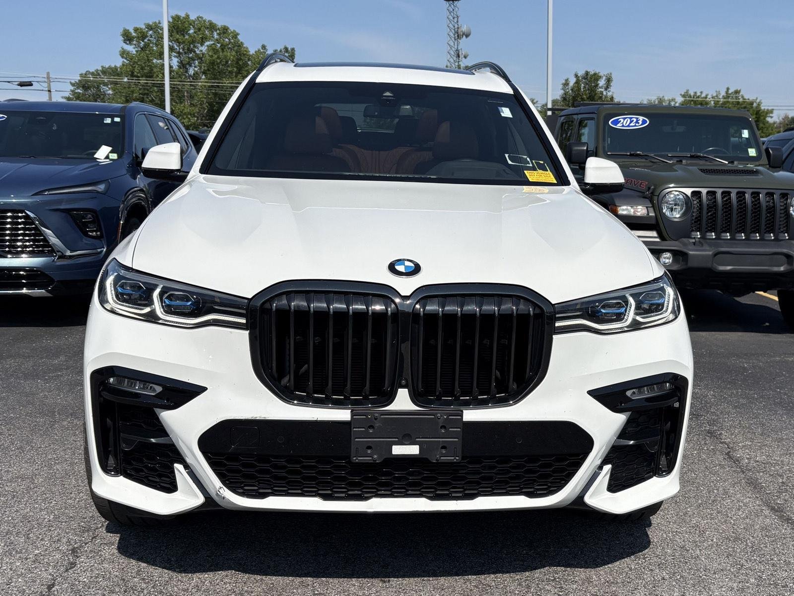 Used 2022 Alpine White BMW M50i image 2