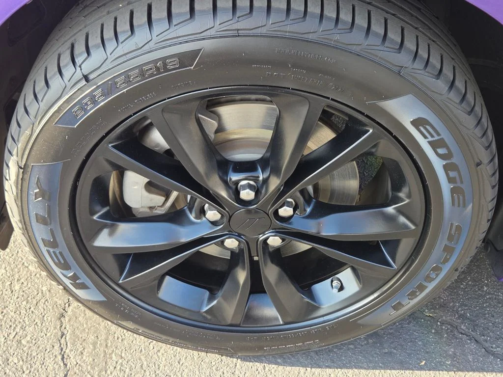 Used 2023 Purple Dodge SXT image 12