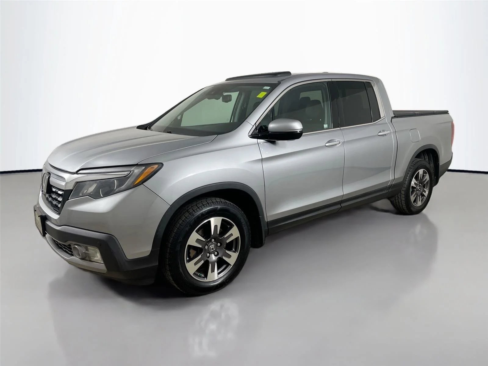 Used 2017 Lunar Silver Metallic Honda RTL-E image 8
