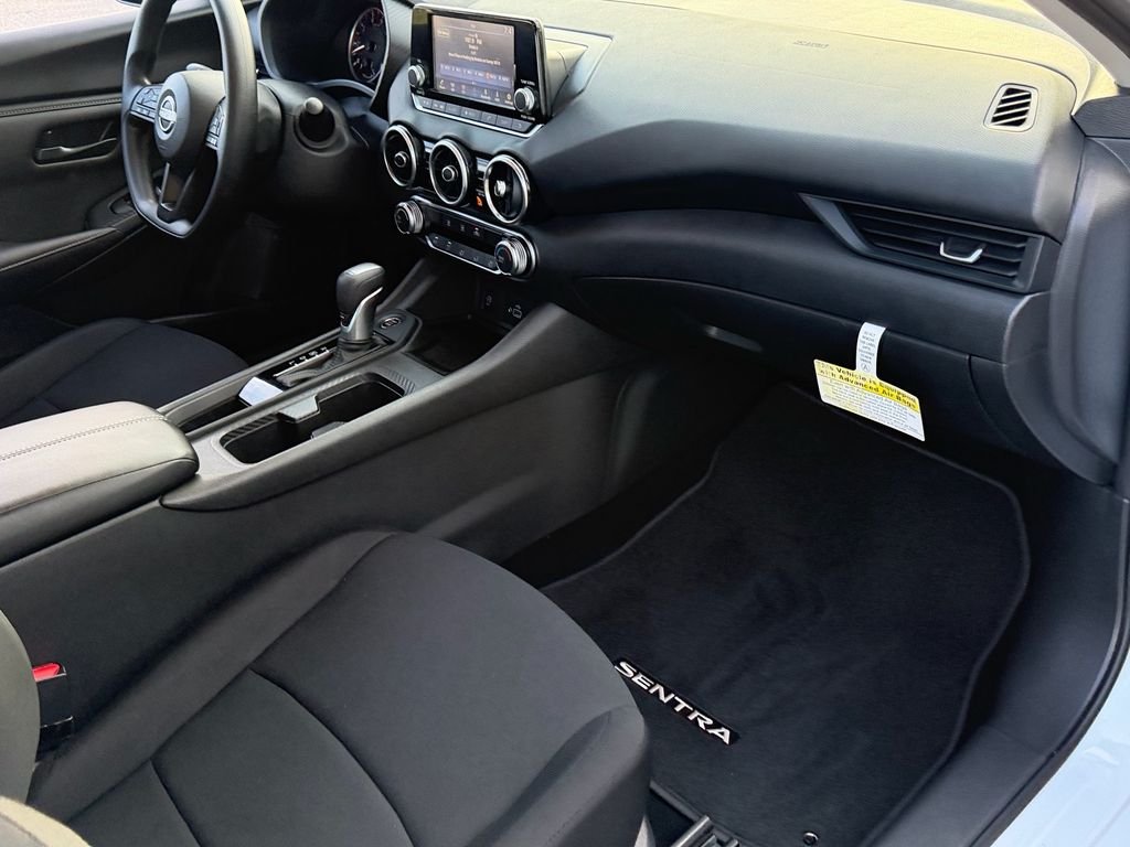 Used 2025 White Nissan S image 17