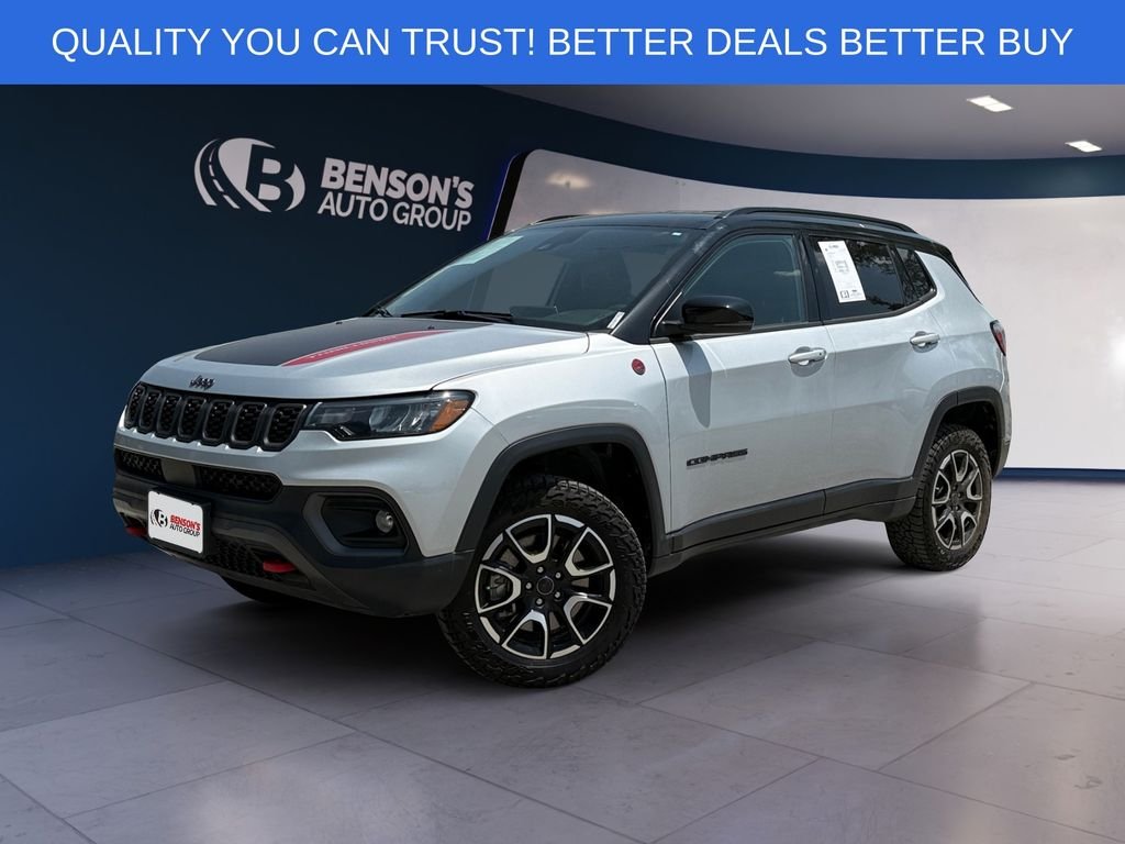 Used 2025 Silver Jeep Trailhawk image 1
