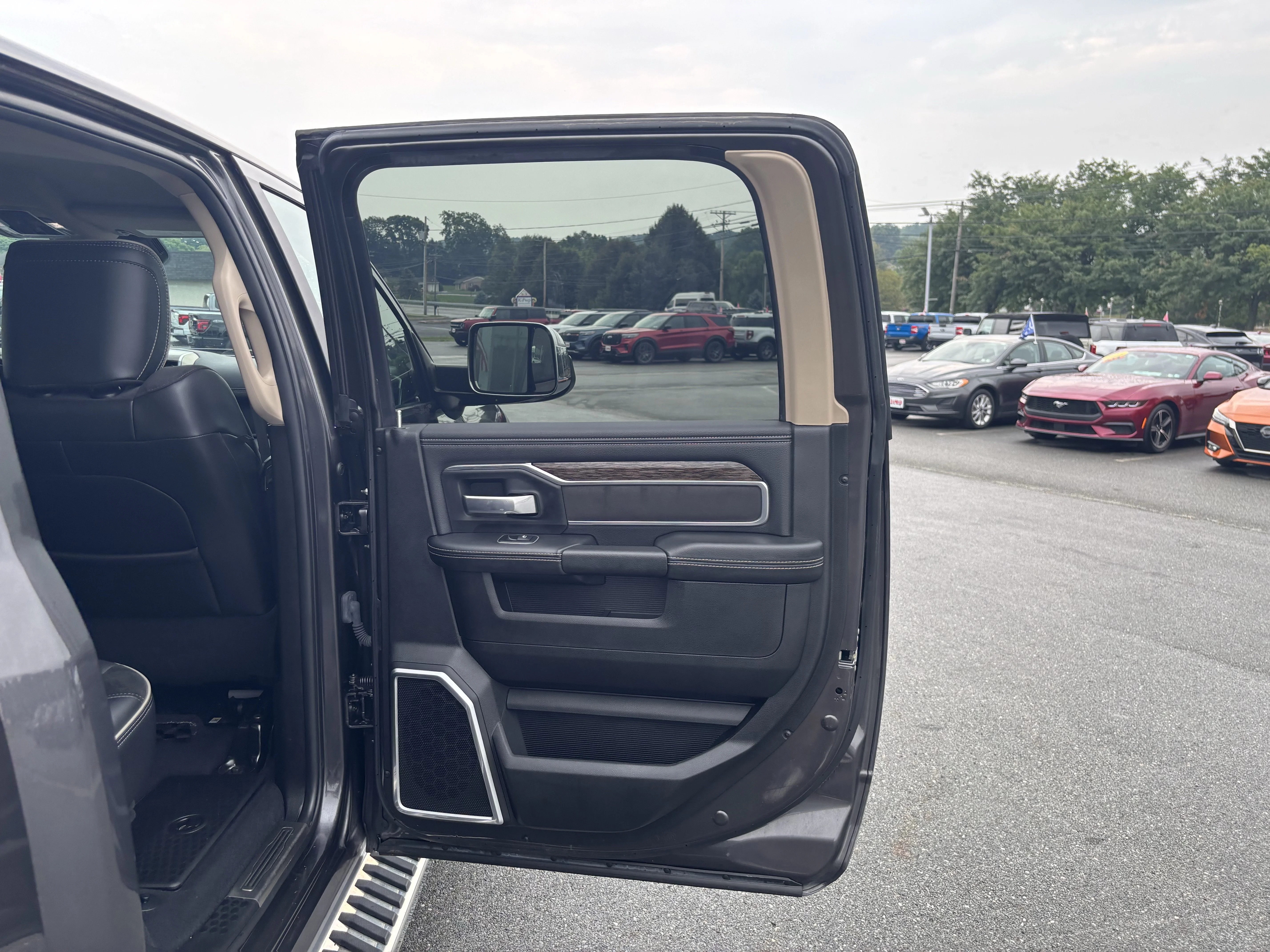 Used 2021 Granite Crystal Clearcoat Metallic Ram Laramie image 37