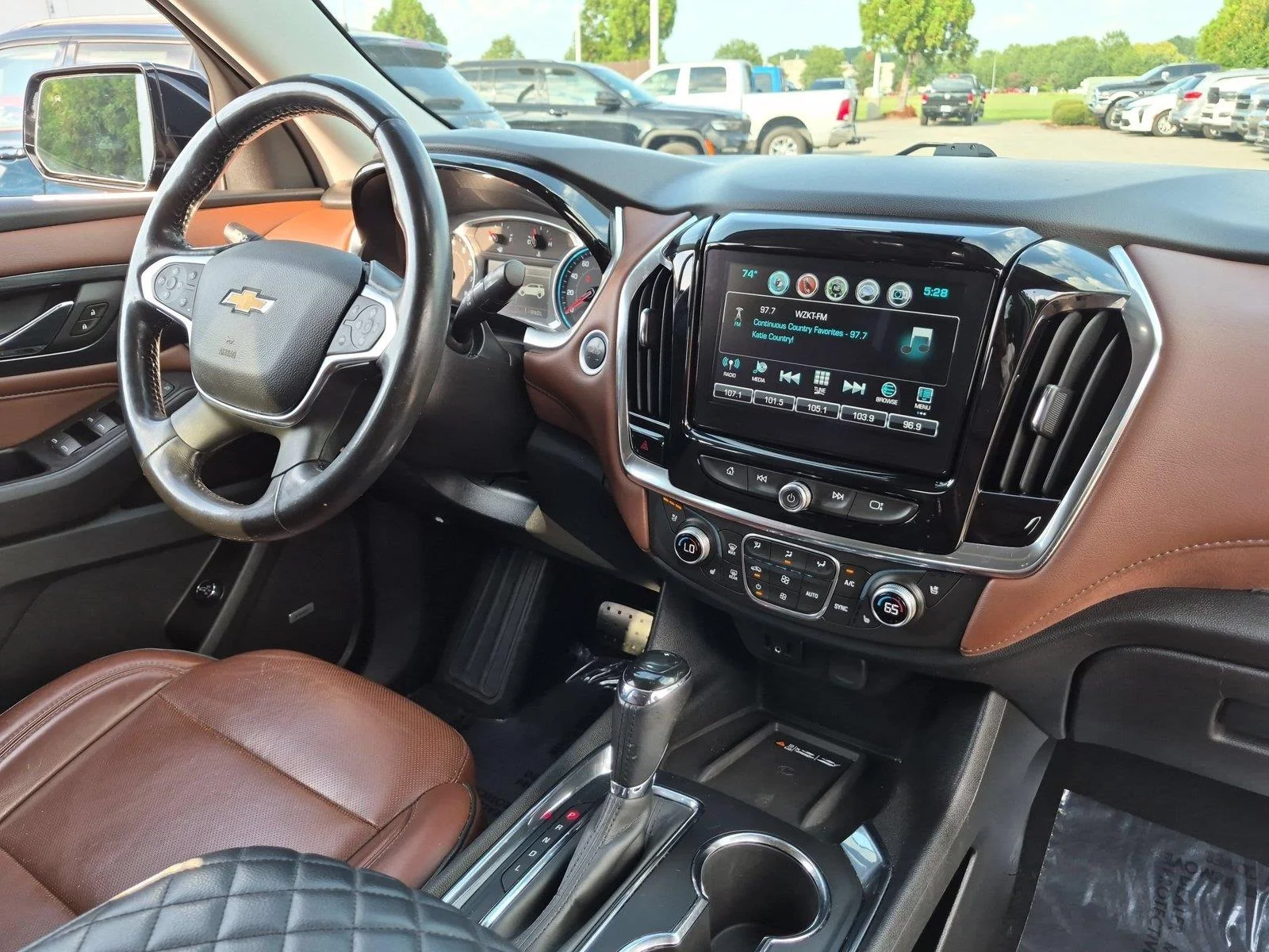 Used 2018 Mosaic Black Metallic Chevrolet High Country image 38