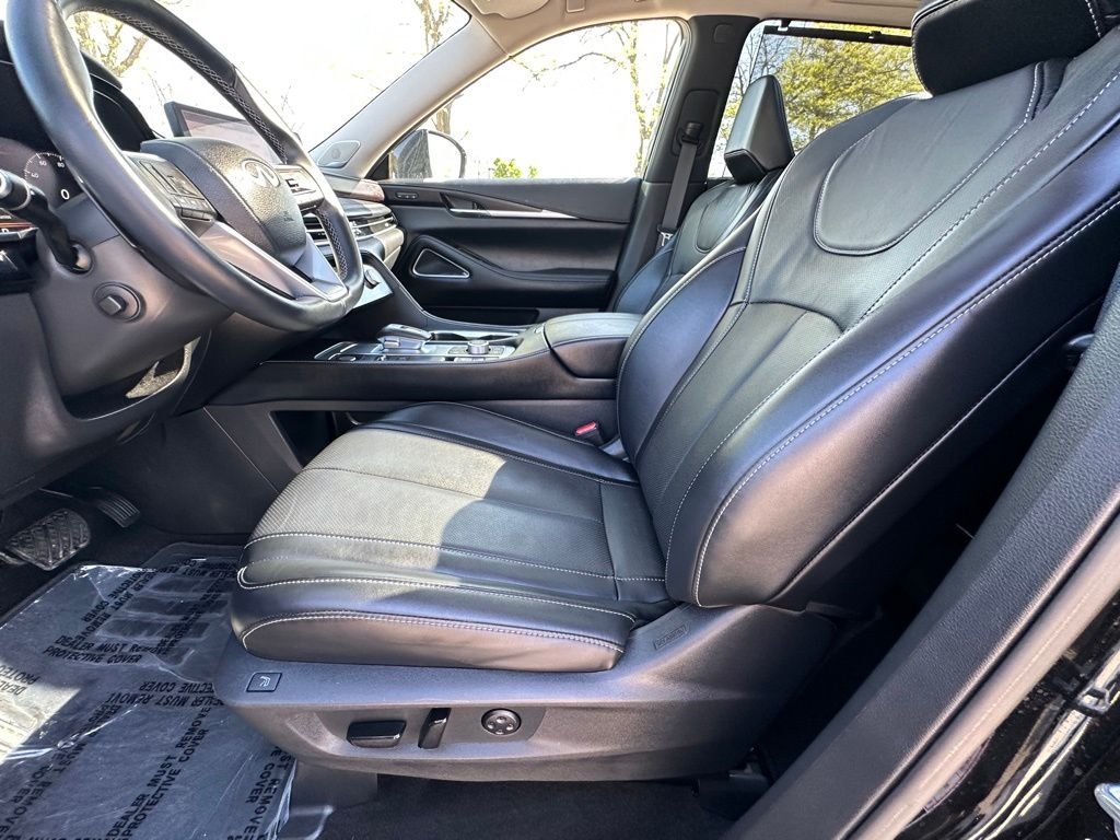 Used 2023 Black INFINITI Sensory image 14