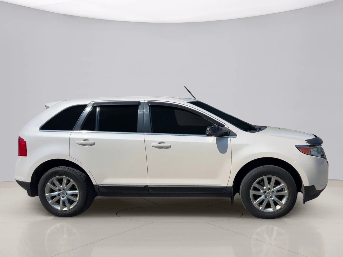 Used 2014 White Ford LIMITED image 7