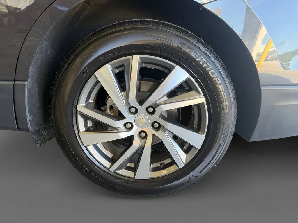 Used 2022 IRON GRAY METALLIC Chevrolet Premier image 17
