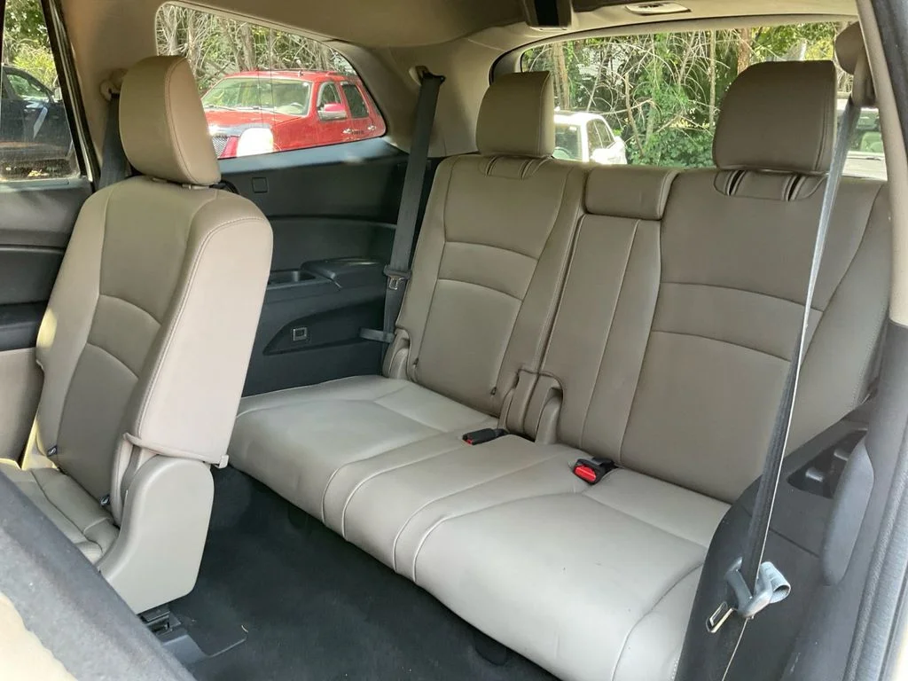 Used 2017 White Honda EX-L image 30