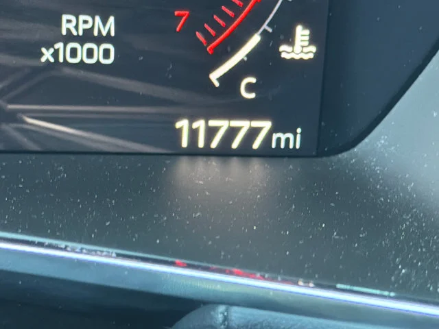 Used 2025 Volcanic Red Tintcoat GMC Elevation image 27