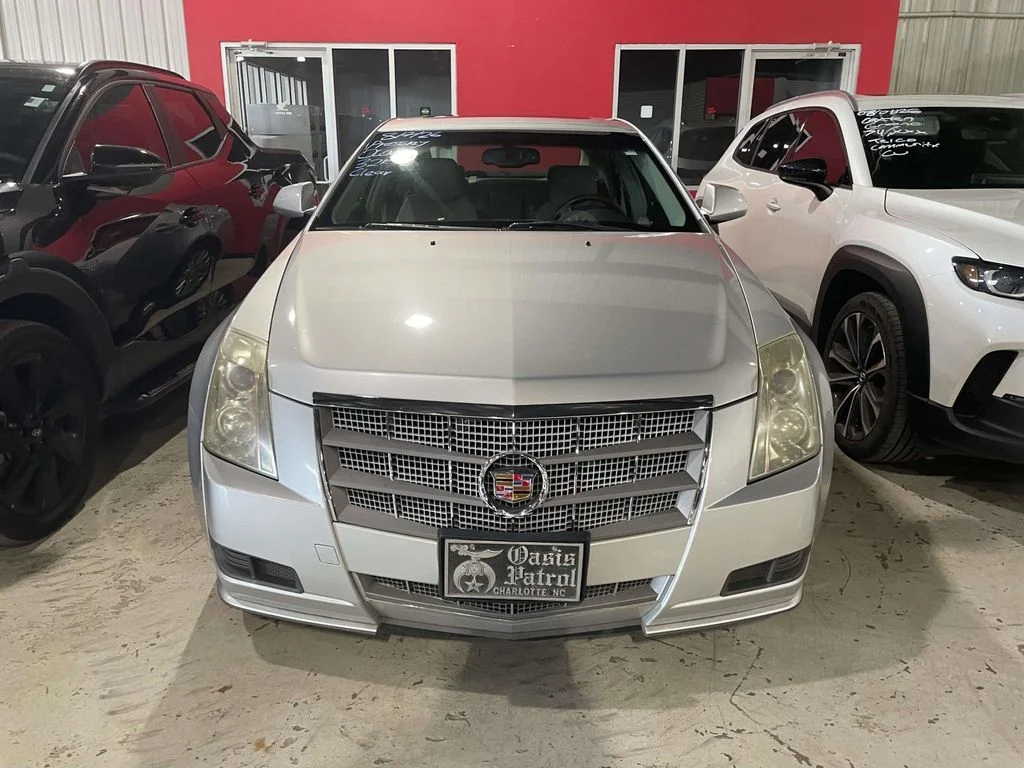 Used 2010 Silver Cadillac Luxury image 2