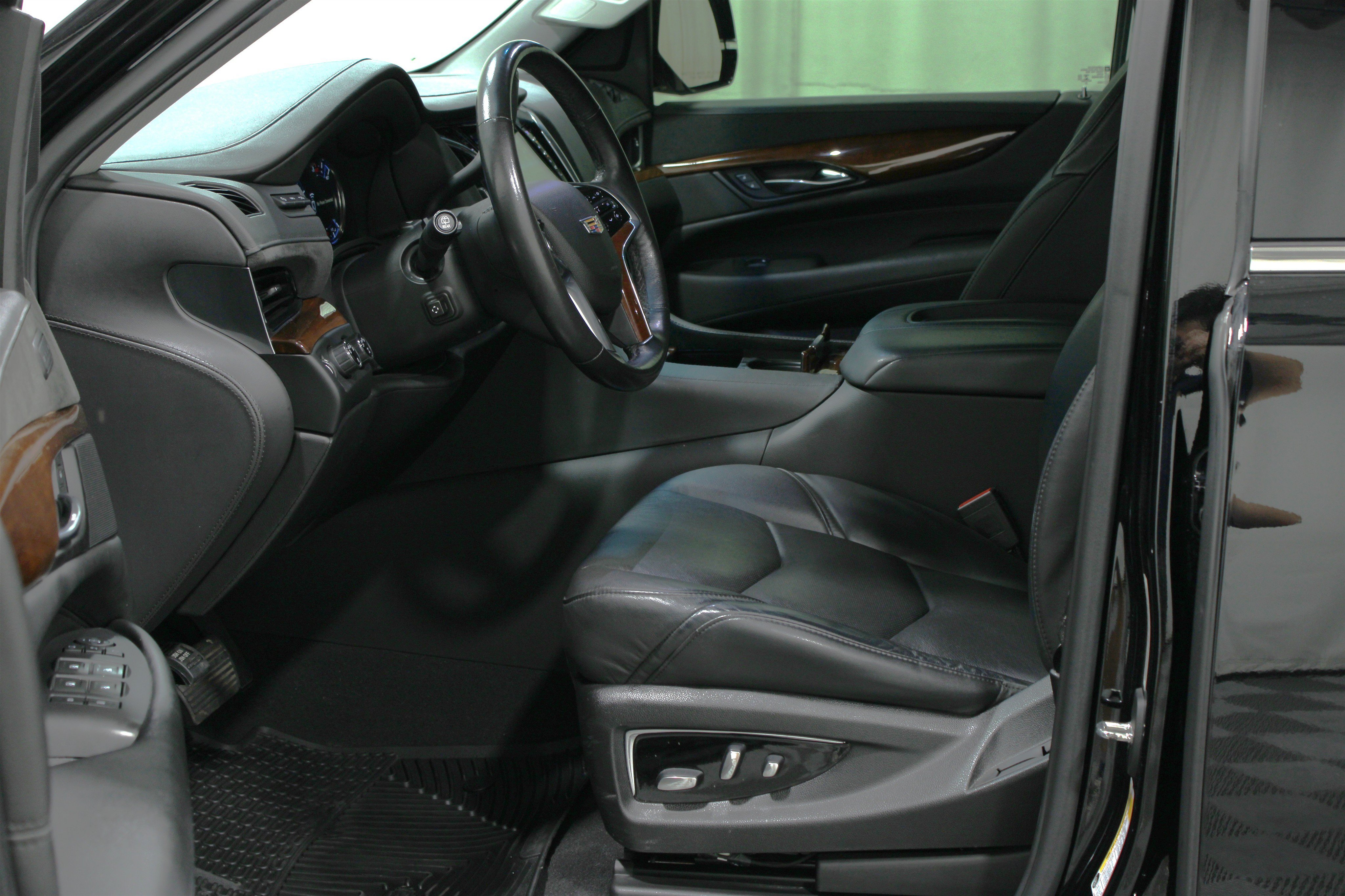 Used 2019 Black Raven Cadillac Luxury image 3