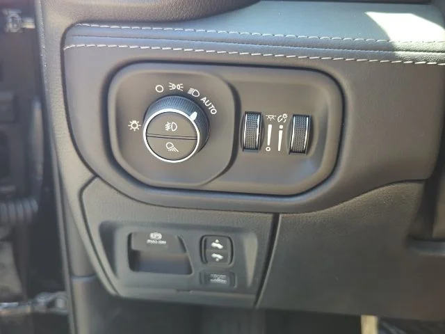 2026 RAM 1500 Limited - Photo 30