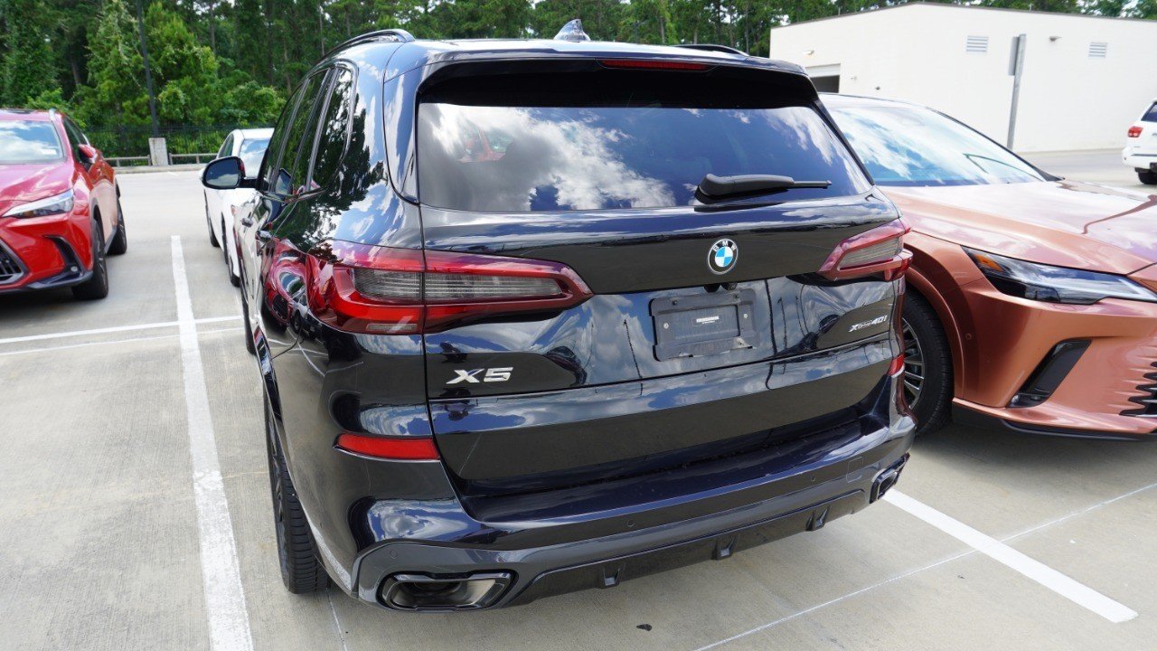 Used 2023 Black BMW xDrive40i image 6