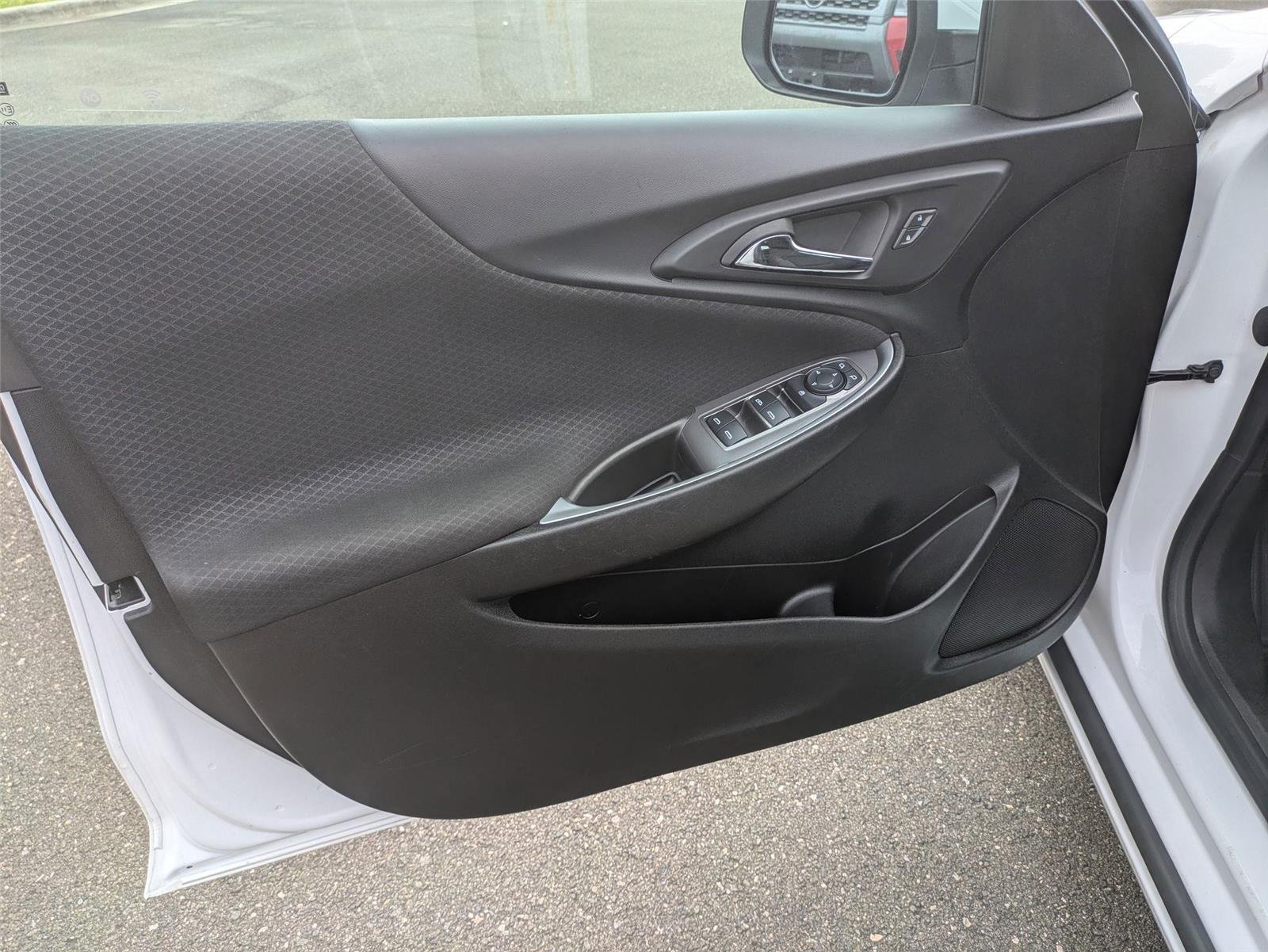 Used 2024 Summit White Chevrolet LT image 12
