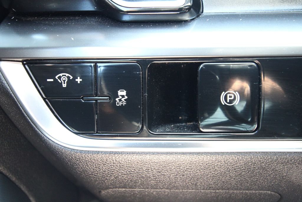 Used 2024 White Kia EX image 21