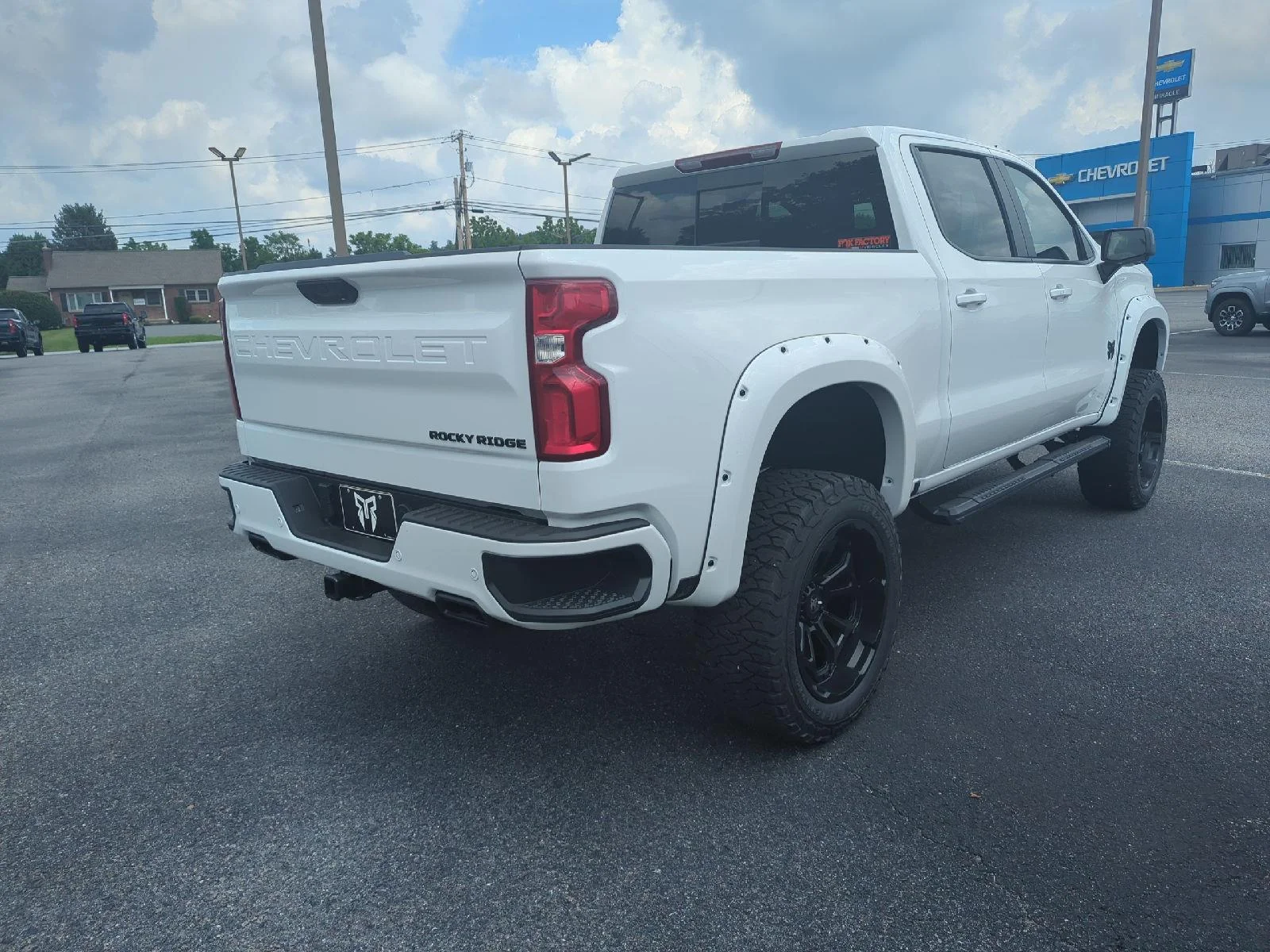 New 2026 Summit White Chevrolet RST image 31