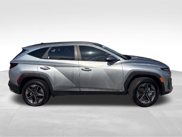 Used 2025 Silver Hyundai SEL image 6
