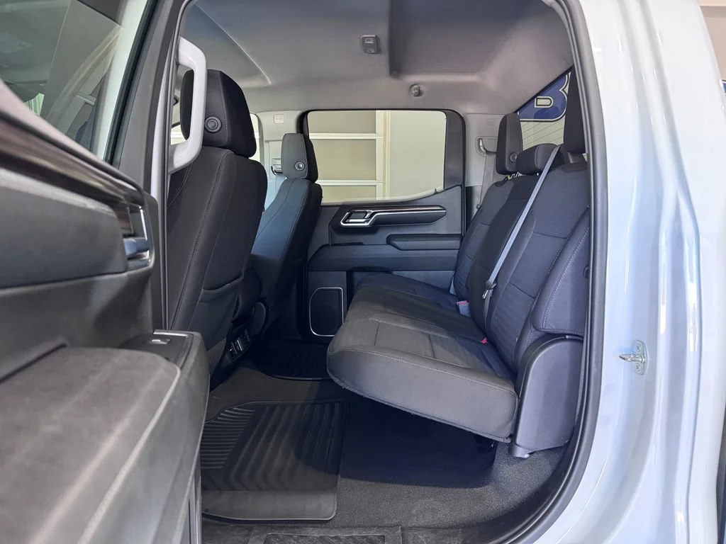 2023 Chevrolet Silverado 1500 LT - Photo 13