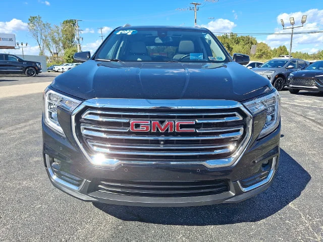 Used 2023 Black GMC SLT image 2