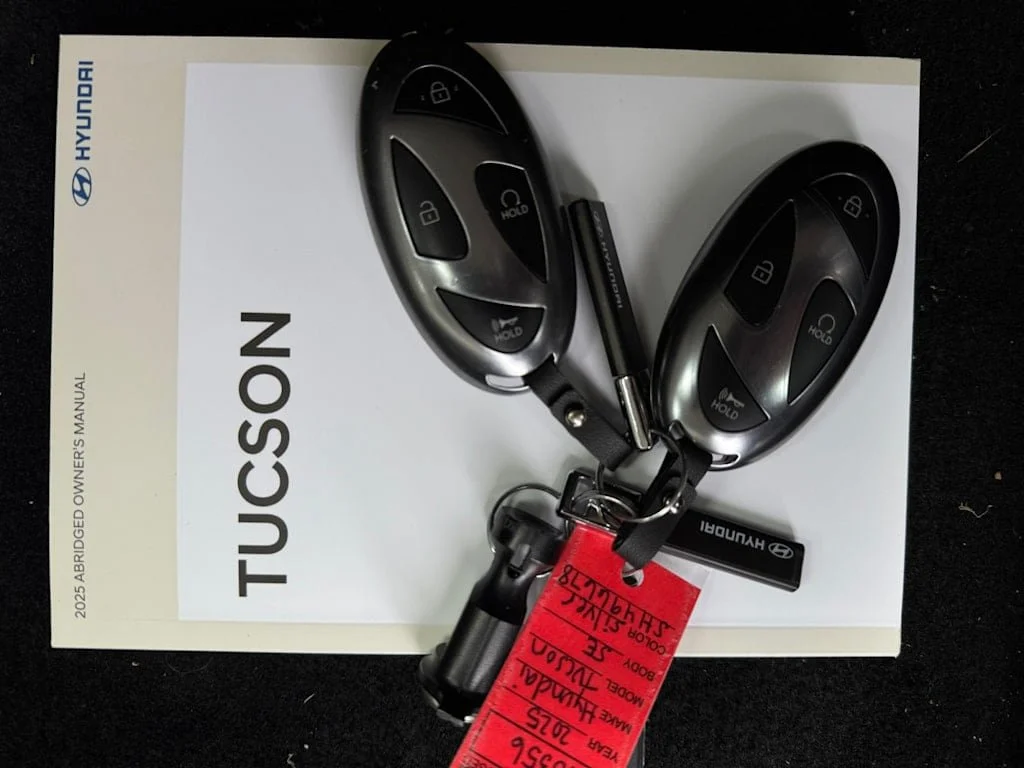 Used 2025 Silver Hyundai SE image 26
