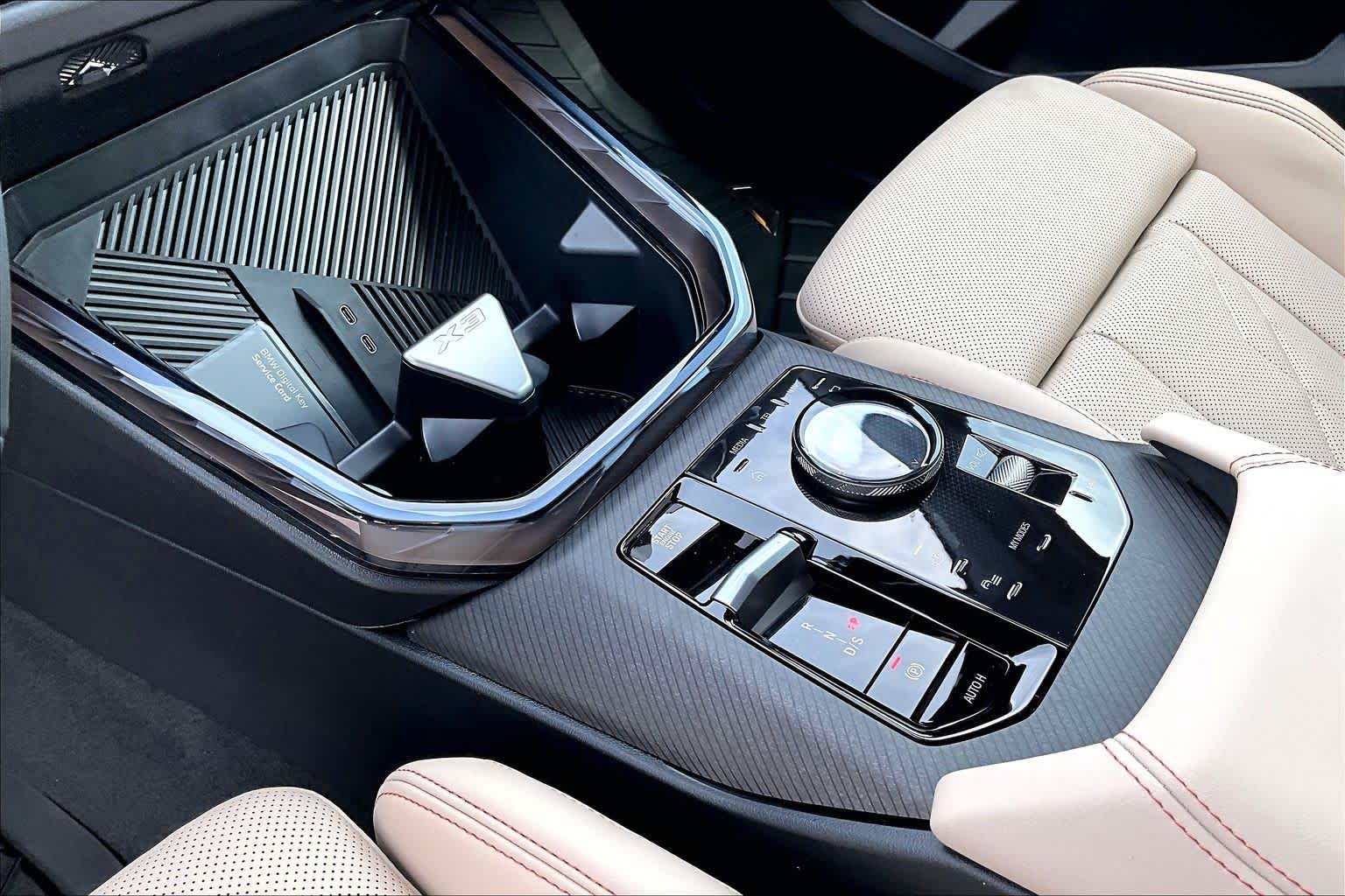 New 2026 Dark Graphite Metallic BMW 30 xDrive image 7