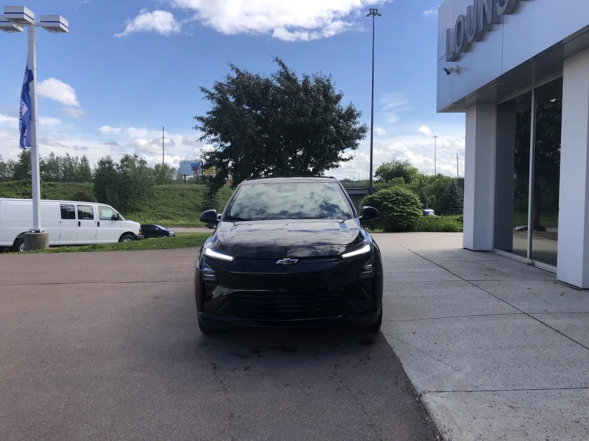 New 2027 Black Chevrolet Fwd 4dr Lt image 3