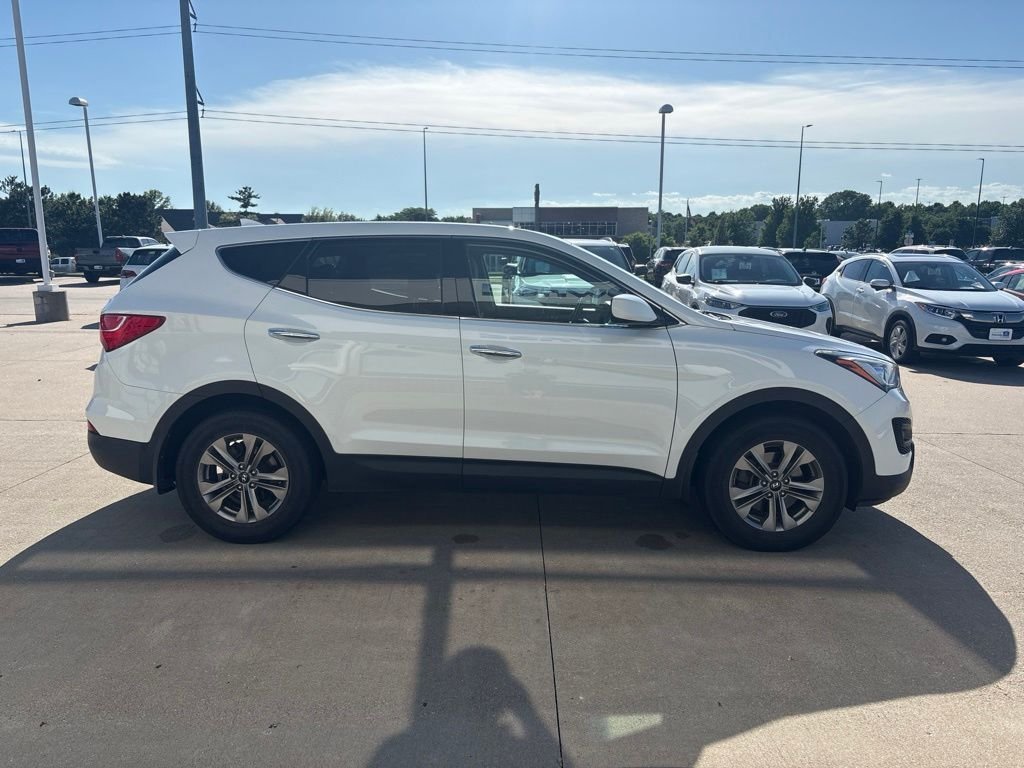 Used 2016 White Hyundai 2.4 Base image 4