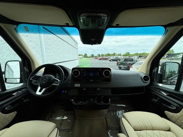 Used 2021 Black Mercedes-Benz Midwest Automotive Luxe Cruiser image 29