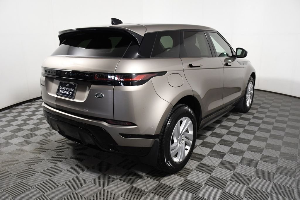 Used 2023 Lantau Bronze Metallic Land Rover Dynamic image 6