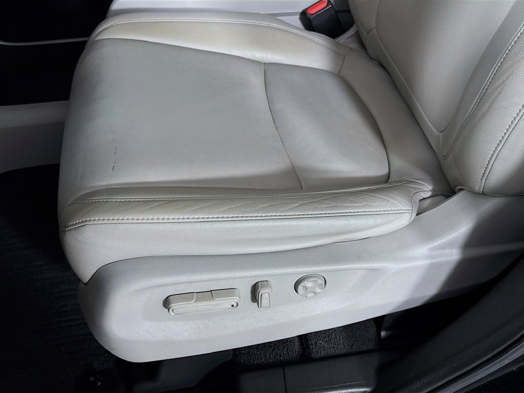 Certified Used 2019 Crystal Black Pearl Honda Touring image 26