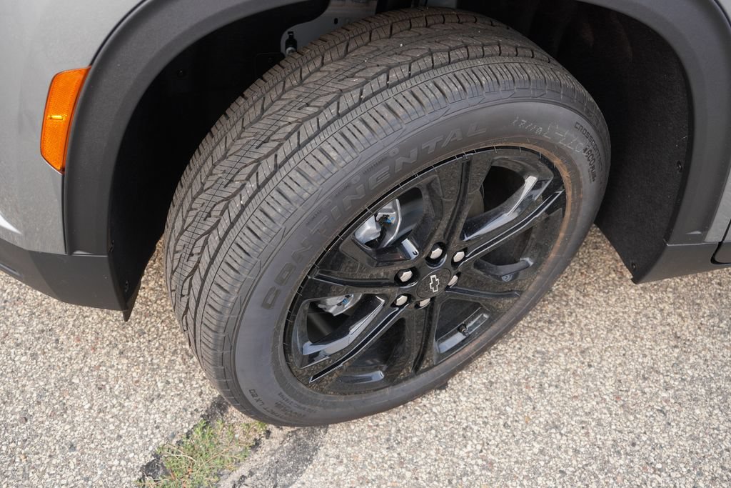 2027 Chevrolet Traverse LT - Photo 9