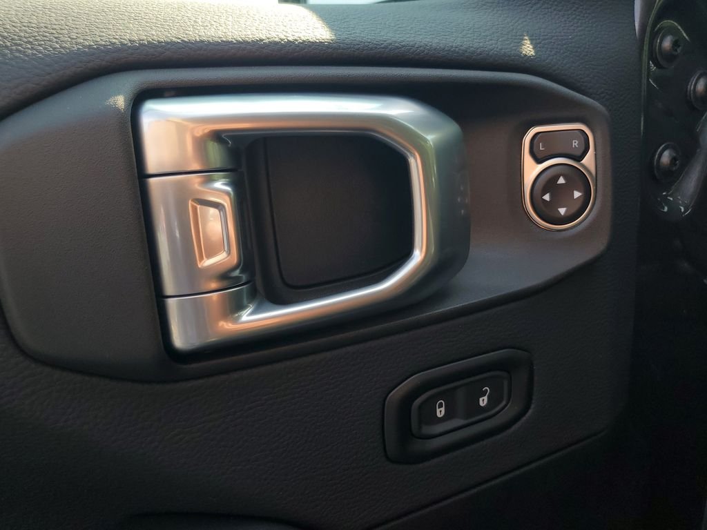 New 2026 Granite Crystal Metallic Clearcoat Jeep Rubicon X image 22