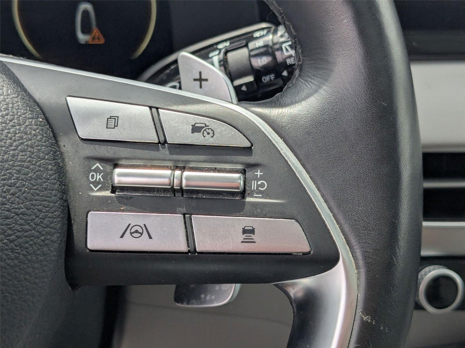 Used 2023 Silver Hyundai SEL image 18