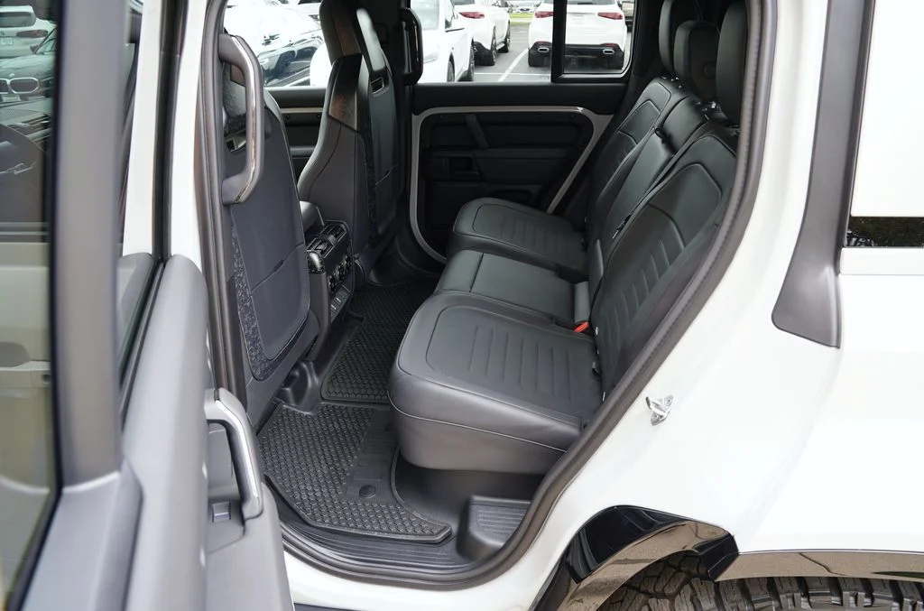 New 2026 Borasco Grey Land Rover OCTA image 36