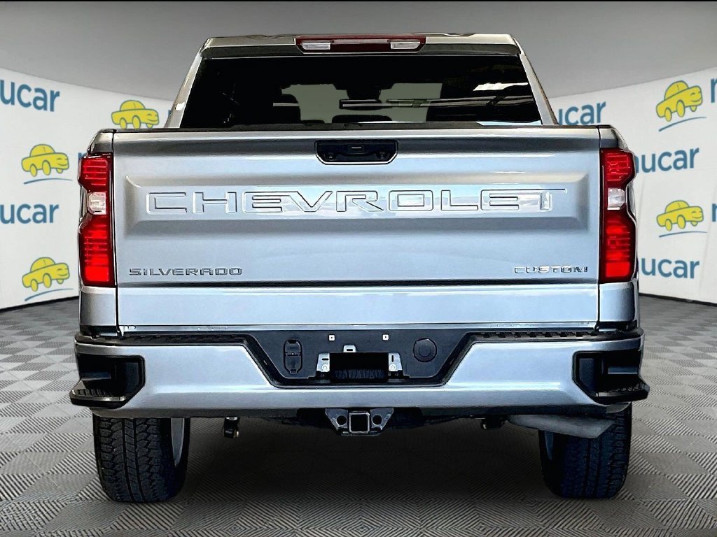 Used 2023 Gray Chevrolet Custom image 5