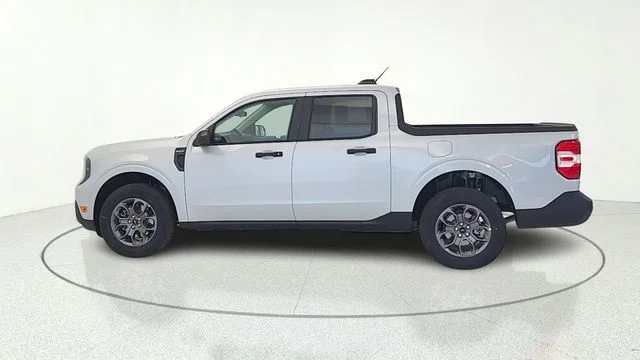 New 2026 Space White Metallic Ford XLT image 26