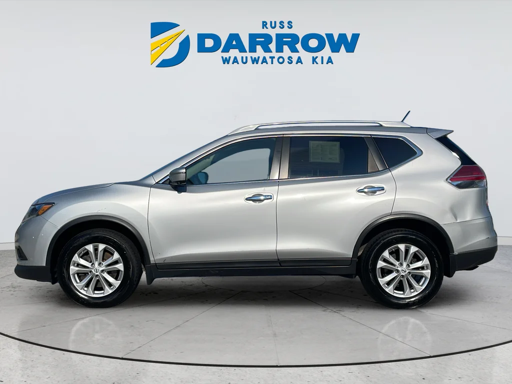 Used 2015 Silver Nissan SV image 2